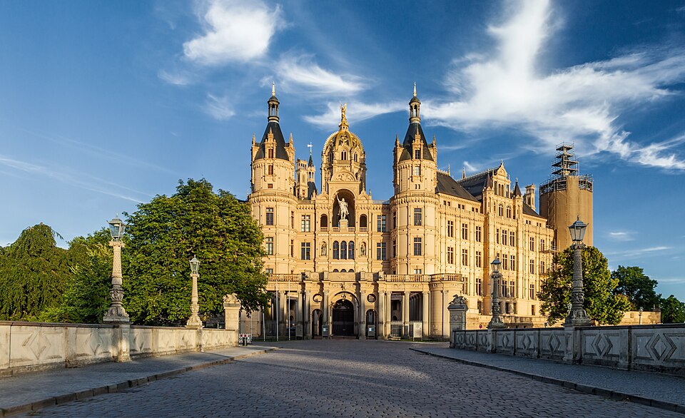 Fenster-Fachbetriebe in Schwerin: Schweriner Schloss