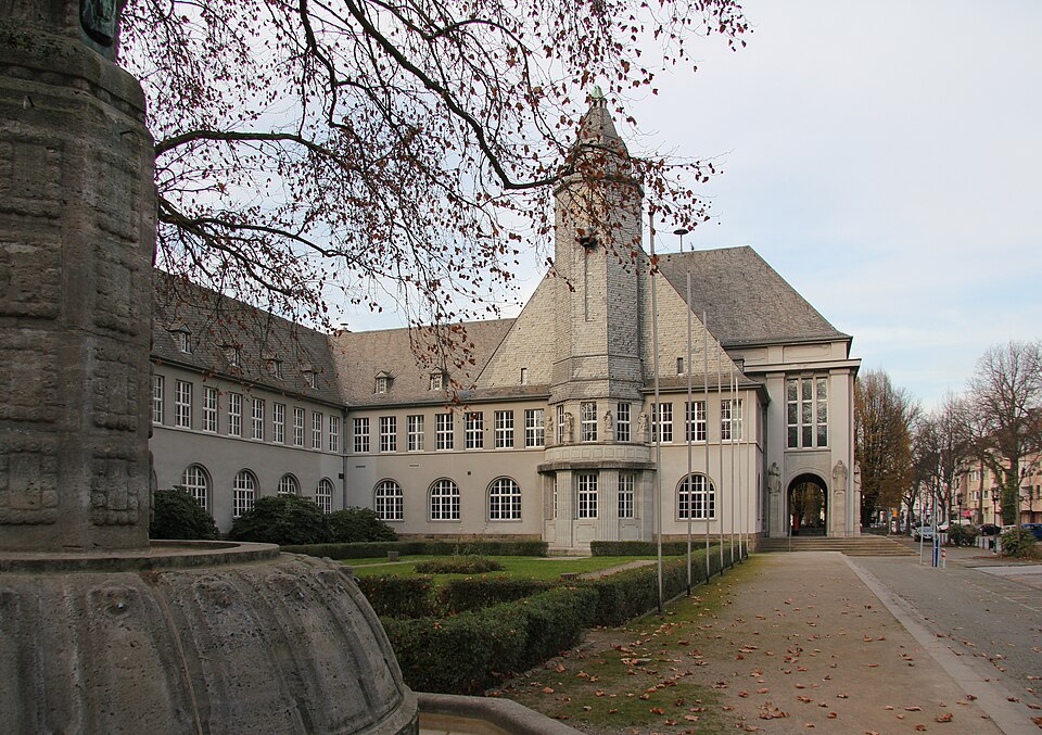 Fenster-Fachbetriebe in Schwerte: Rathaus