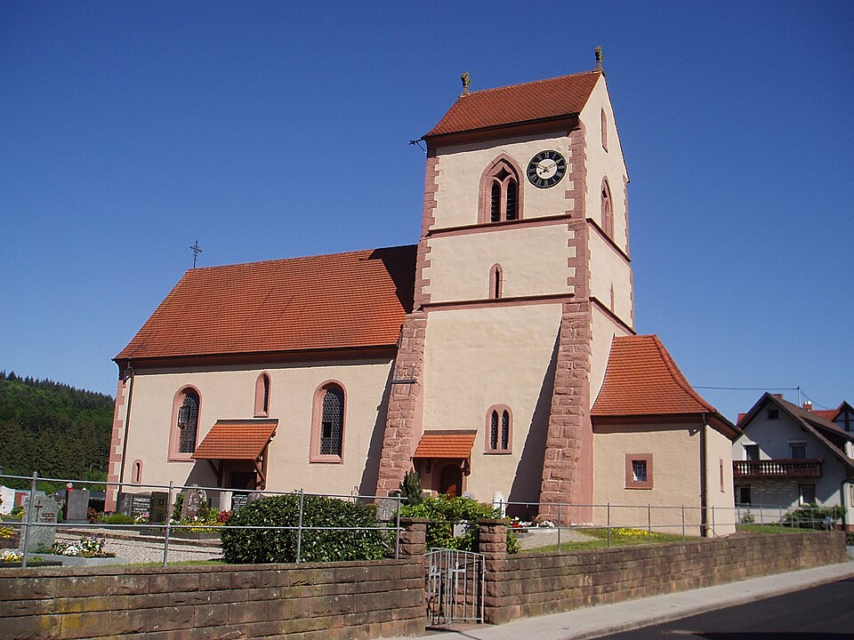 Fenster-Fachbetriebe in Seelbach: Wittelbacher Kirche – Foto: Nitramtrebla Fenster-Fachbetriebe in Seelbach: Wittelbacher Kirche