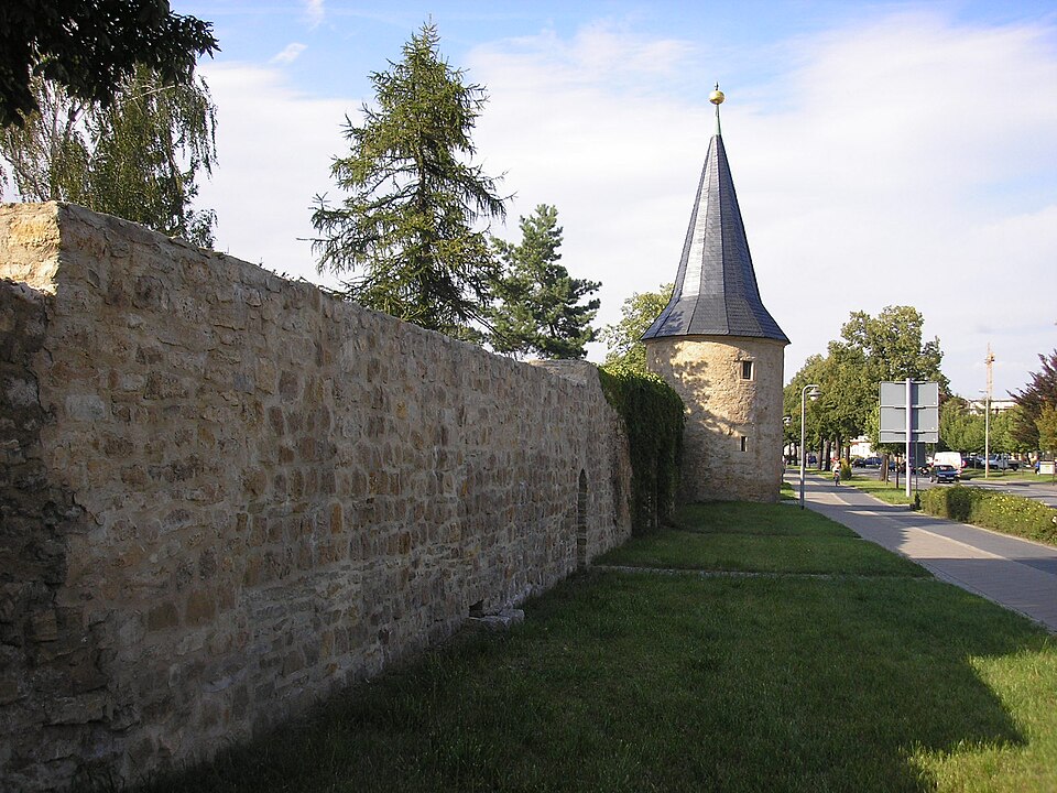 Fenster-Fachbetriebe in Sömmerda: Stadtmauer – Foto: Michael Sander Fenster-Fachbetriebe in Sömmerda: Stadtmauer