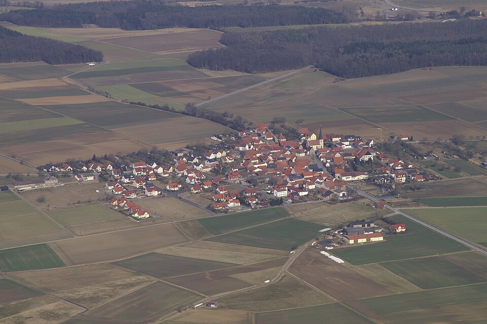 Fenster-Gurus in Stadtlauringen – Ansicht von Stadtlauringen (Foto: bartkauz) Fenster-Gurus in Stadtlauringen – Ansicht von Stadtlauringen
