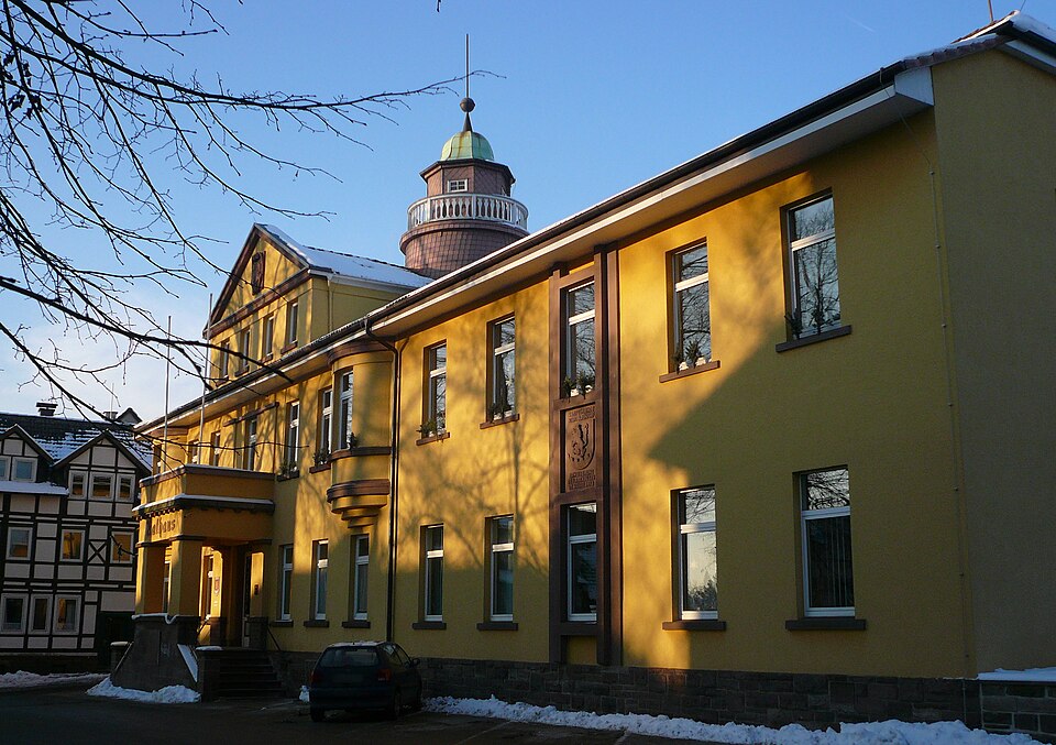 Fenster-Fachbetriebe in Stadtoldendorf: Rathaus