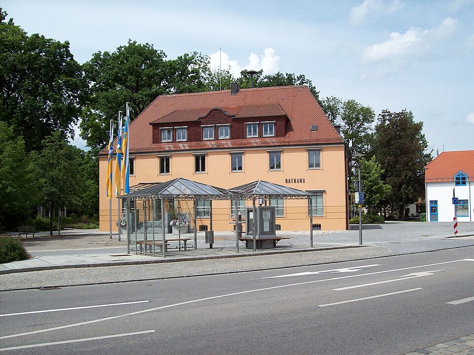 Fenster-Fachbetriebe in Teublitz: Rathaus