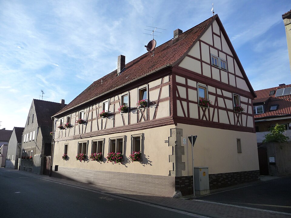 Fenster-Gurus in Theilheim – Ansicht von Theilheim (Foto: Tillerich77) Fenster-Gurus in Theilheim – Ansicht von Theilheim