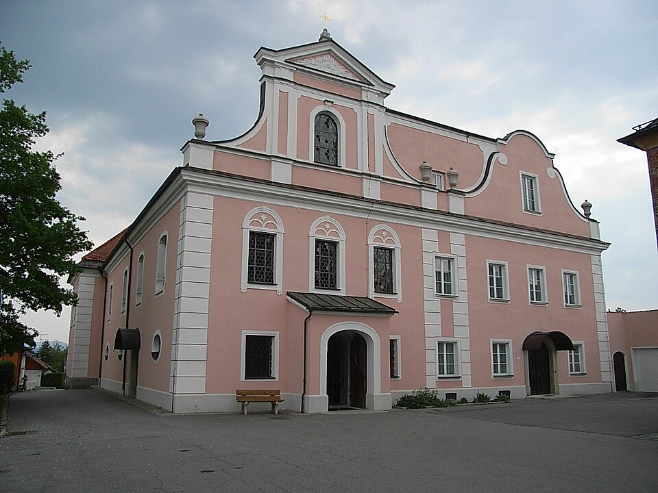 Fenster-Gurus in Thyrnau – Pfarrkirche (Foto: Konrad Lackerbeck) Pfarrkirche in Thyrnau – Fenster-Gurus vermittelt Fachbetriebe in Thyrnau