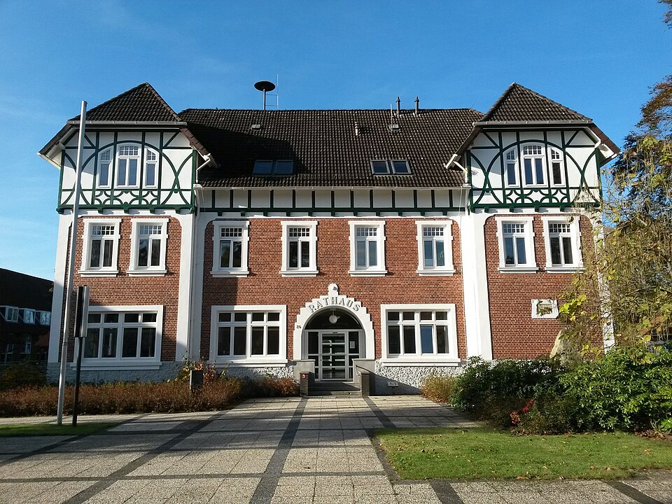 Fenster-Fachbetriebe in Tostedt: Rathaus – Foto: smarties Fenster-Fachbetriebe in Tostedt: Rathaus