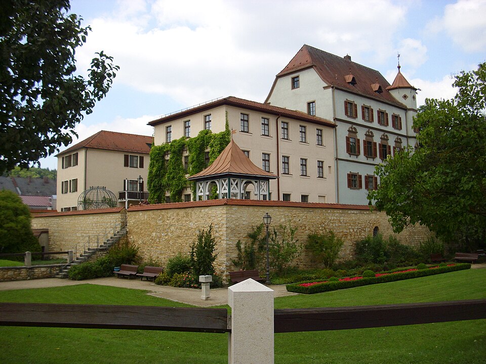 Fenster-Fachbetriebe in Treuchtlingen: Stadtschloss – Foto: Aarp65 Fenster-Fachbetriebe in Treuchtlingen: Stadtschloss