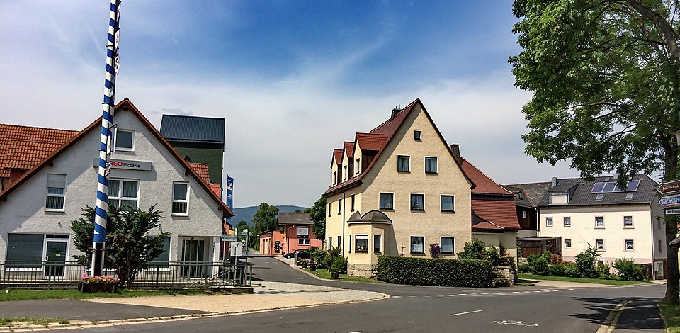 Fenster-Gurus in Tröstau – Zentrum Am Bahnhof (Foto: ernstol) Zentrum Am Bahnhof in Tröstau – Fenster-Gurus vermittelt Fachbetriebe in Tröstau