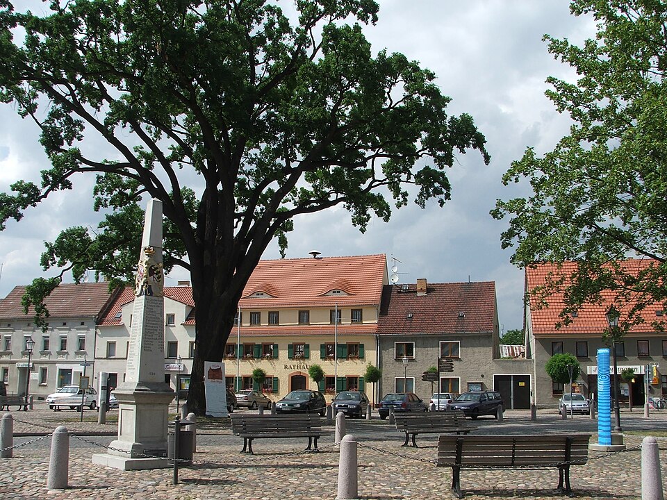 Fenster-Gurus in Uebigau-Wahrenbrück – Markt (Foto: LutzBruno) Markt in Uebigau-Wahrenbrück – Fenster-Gurus vermittelt Fachbetriebe in Uebigau-Wahrenbrück