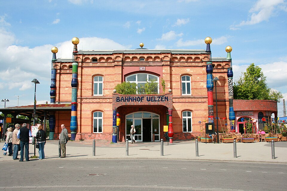 Fenster-Fachbetriebe in Uelzen: Hundertwasserbahnhof