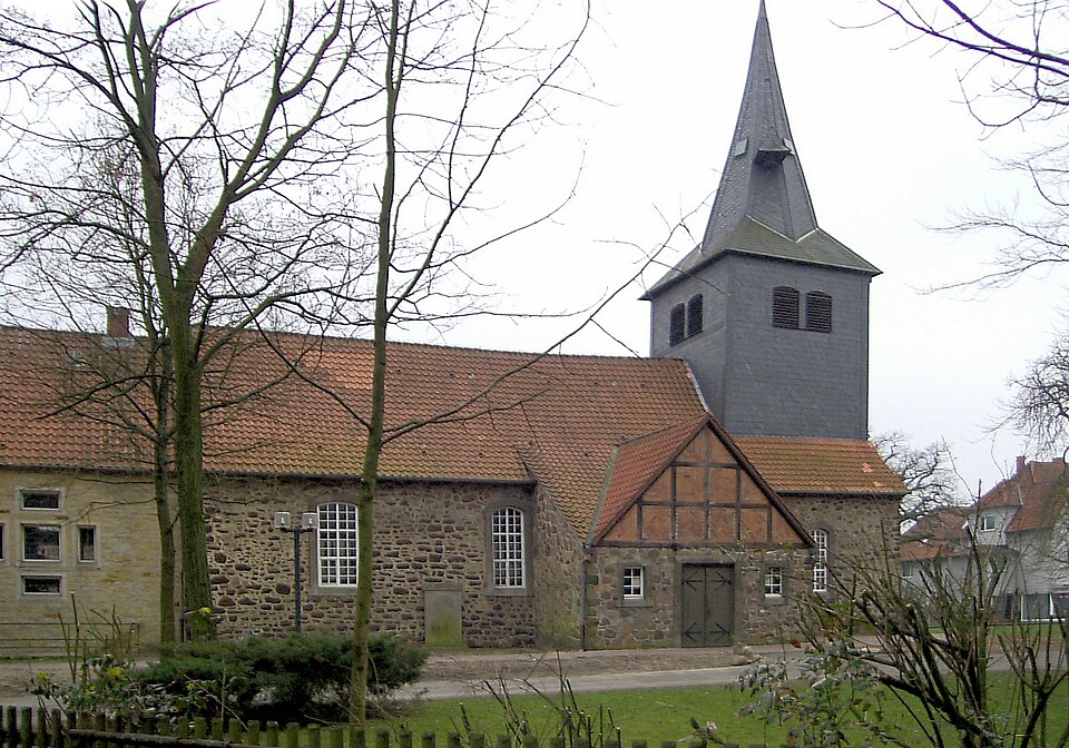 Fenster-Fachbetriebe in Uetze: Hänigsen, St. Petri-Kirche – Foto: Rauenstein Fenster-Fachbetriebe in Uetze: Hänigsen, St. Petri-Kirche