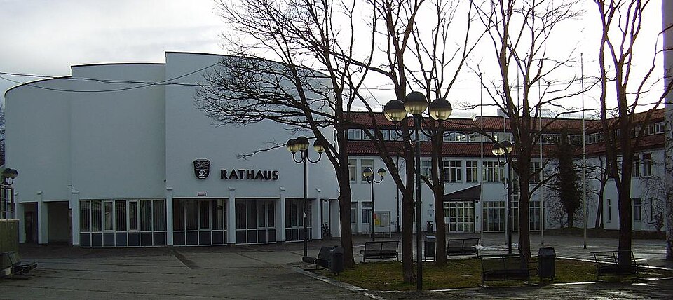 Fenster-Fachbetriebe in Unterhaching: Rathaus