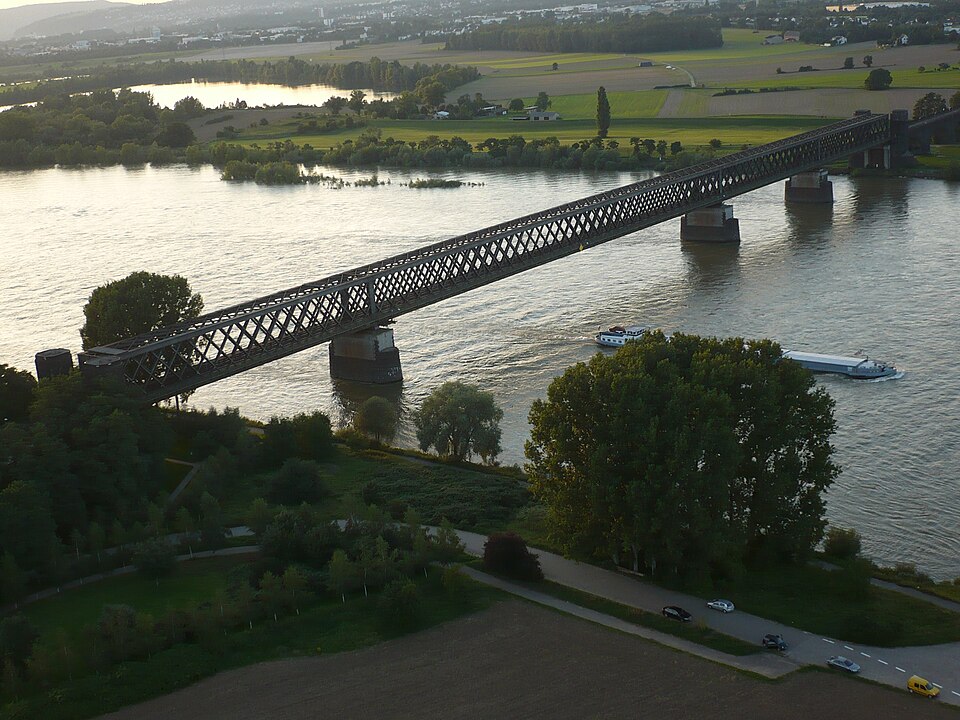 Brücke in Urmitz – Fenster-Gurus vermittelt Fachbetriebe in Urmitz
