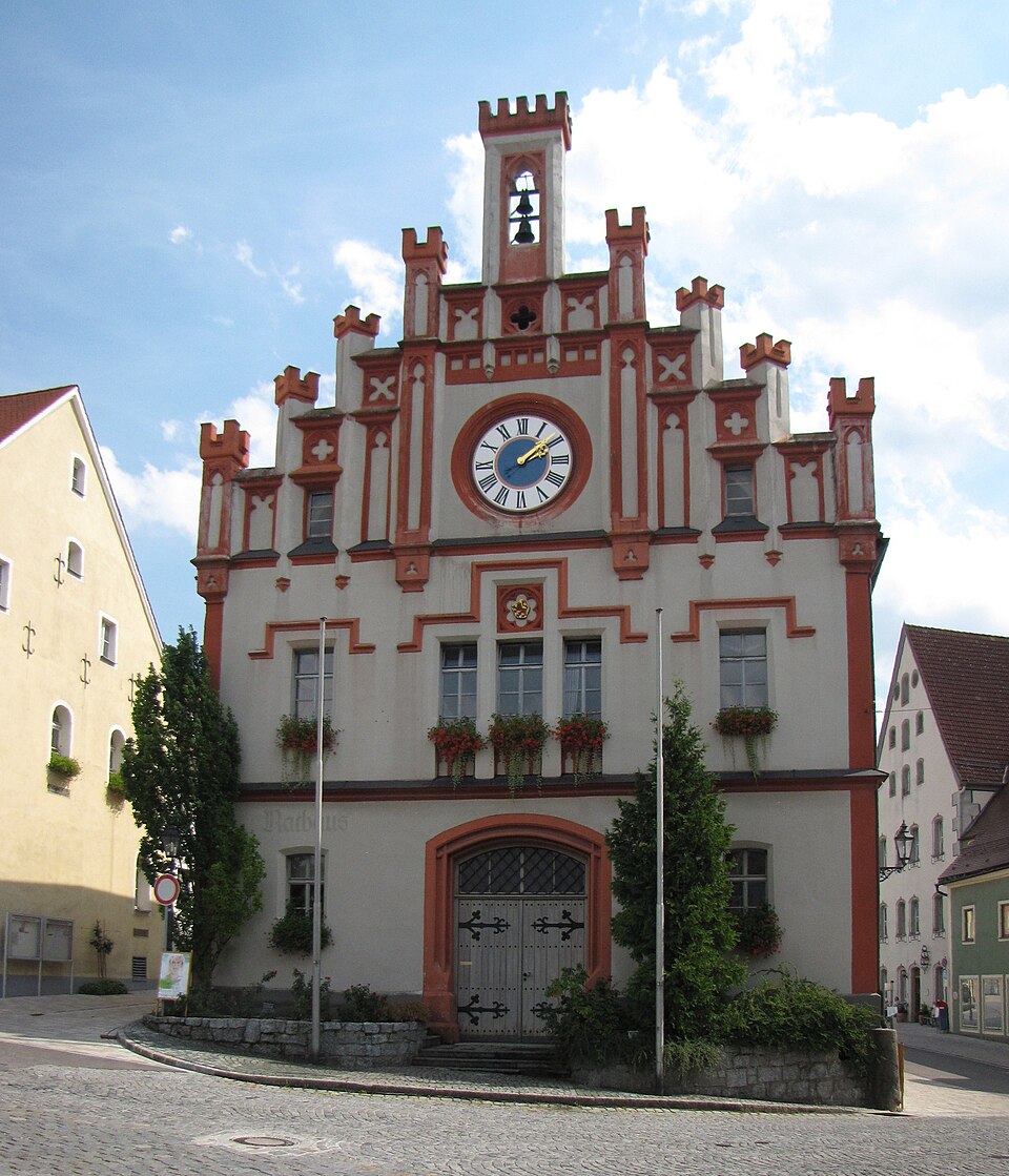 Fenster-Fachbetriebe in Velburg: Stadtansicht – Foto: Traveler100 Fenster-Fachbetriebe in Velburg: Stadtansicht