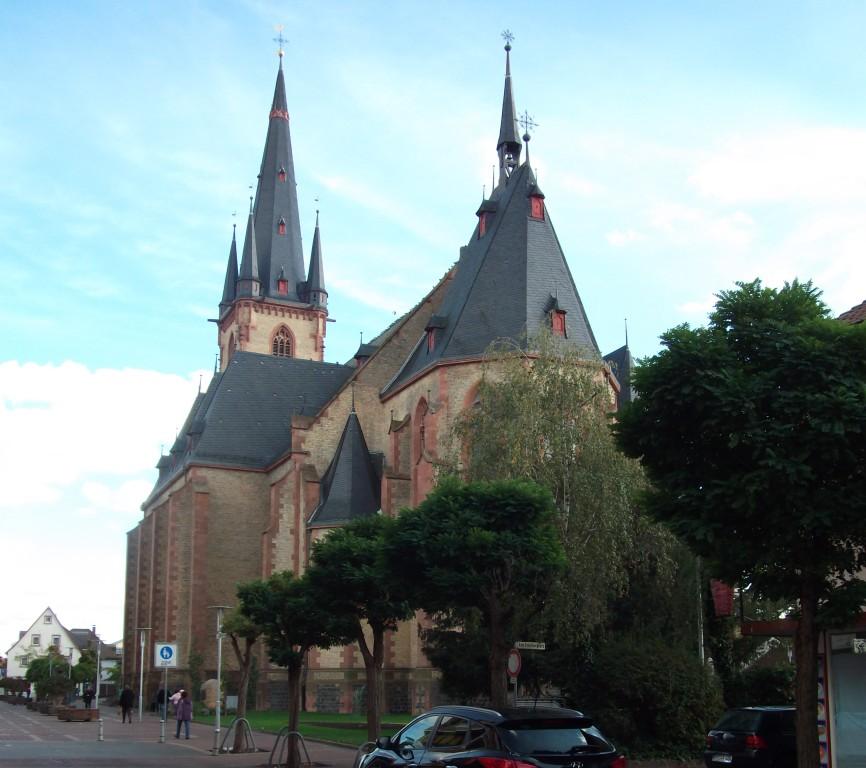 Fenster-Fachbetriebe in Viernheim: Viernheimer Kirchec – Foto: Wisohr Fenster-Fachbetriebe in Viernheim: Viernheimer Kirchec