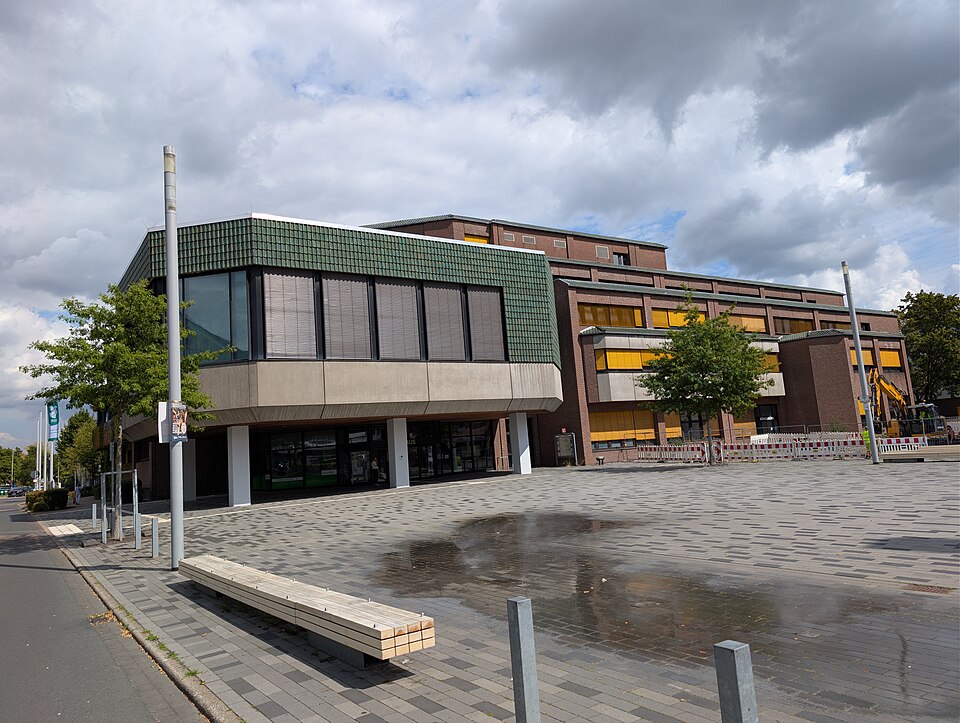 Fenster-Fachbetriebe in Voerde (Niederrhein): Rathaus
