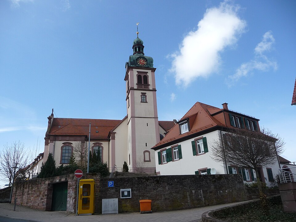 Fenster-Gurus in Waldbrunn – Katholische Kirche (Foto: Immanuel Giel) Katholische Kirche in Waldbrunn – Fenster-Gurus vermittelt Fachbetriebe in Waldbrunn