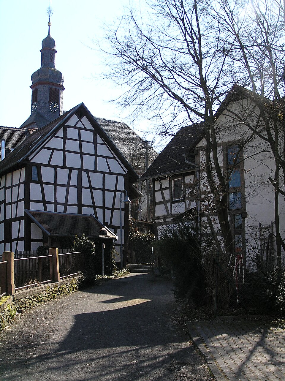 Fenster-Fachbetriebe in Waldems: Esch Kirchgasse – Foto: Karsten11 Fenster-Fachbetriebe in Waldems: Esch Kirchgasse