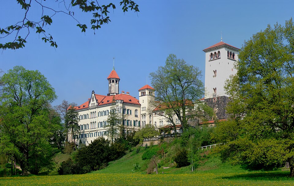 Schloss in Waldenburg – Fenster-Gurus vermittelt Fachbetriebe in Waldenburg