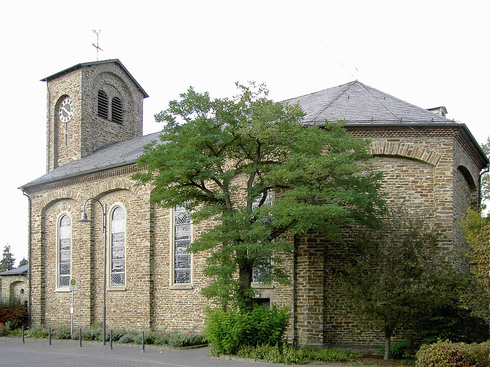 Kirche in Waldesch – Fenster-Gurus vermittelt Fachbetriebe in Waldesch
