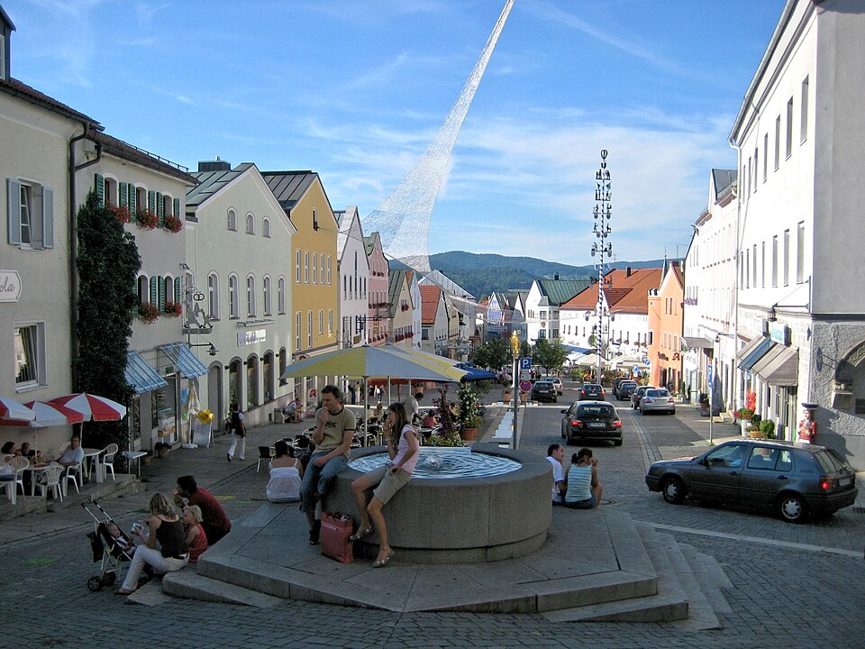 Fenster-Fachbetriebe in Waldkirchen: Marktplatz – Foto: Aconcagua Fenster-Fachbetriebe in Waldkirchen: Marktplatz