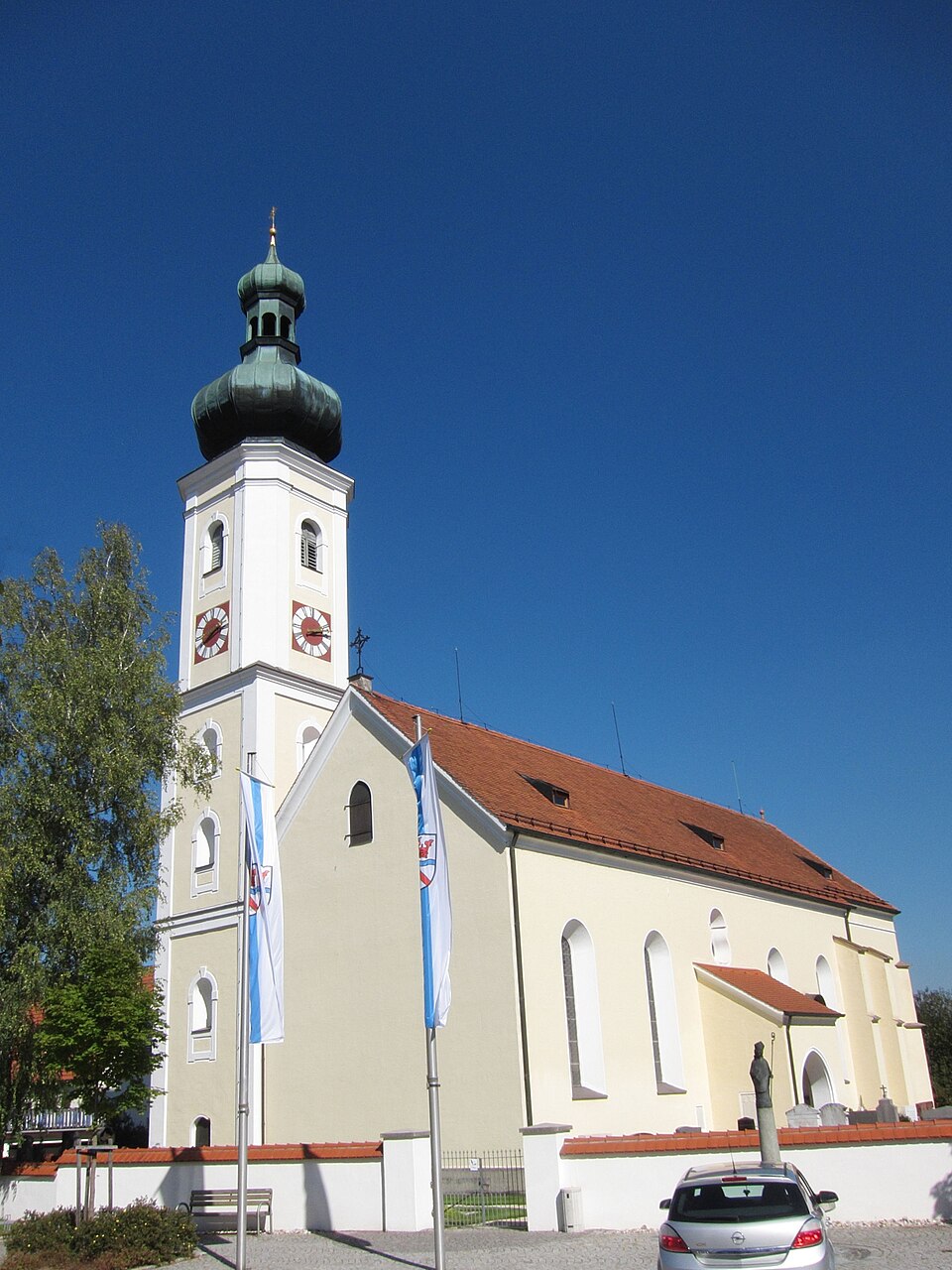 Fenster-Gurus in Walpertskirchen – Kirche (Foto: AHert) Kirche in Walpertskirchen – Fenster-Gurus vermittelt Fachbetriebe in Walpertskirchen