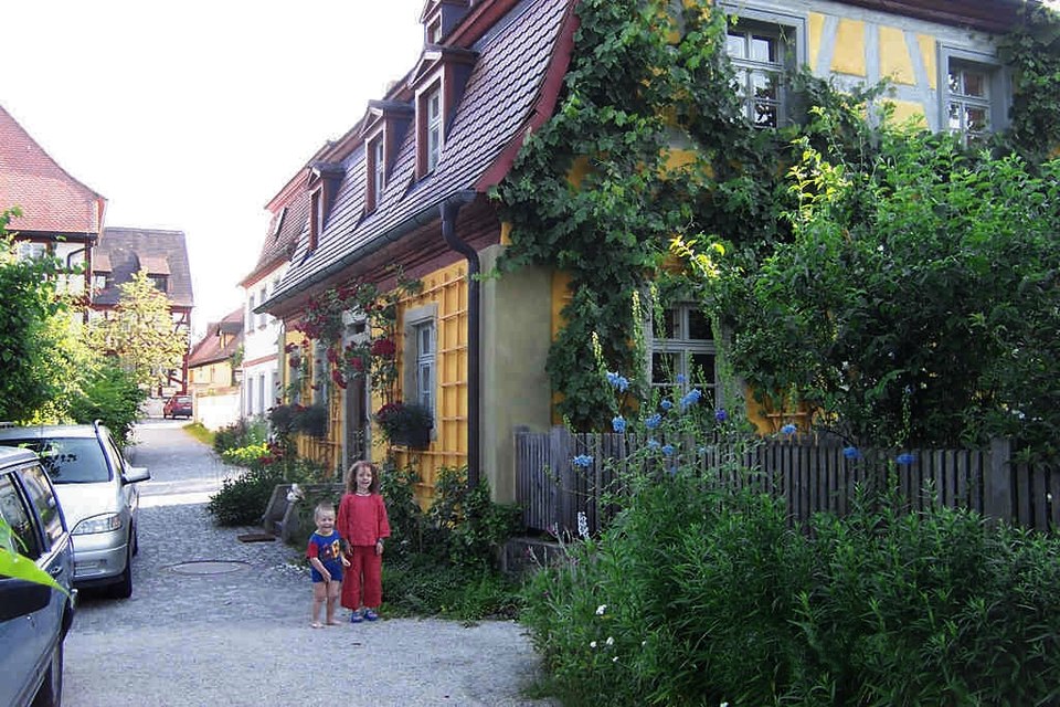 Haus in Walsdorf – Fenster-Gurus vermittelt Fachbetriebe in Walsdorf