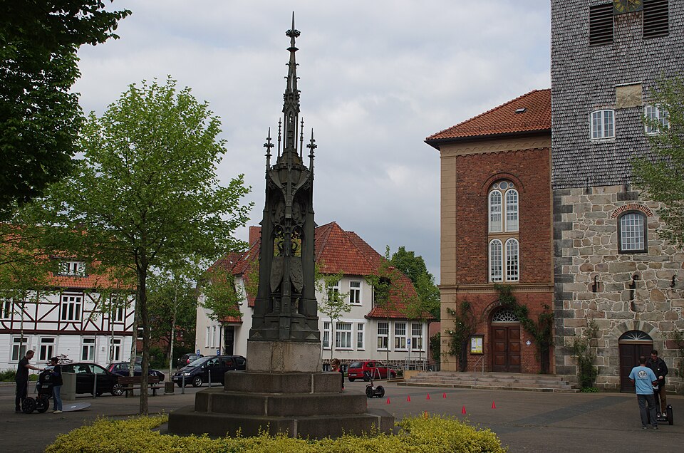 Fenster-Fachbetriebe in Walsrode: Welfendenkmal – Foto: Clemensfranz Fenster-Fachbetriebe in Walsrode: Welfendenkmal