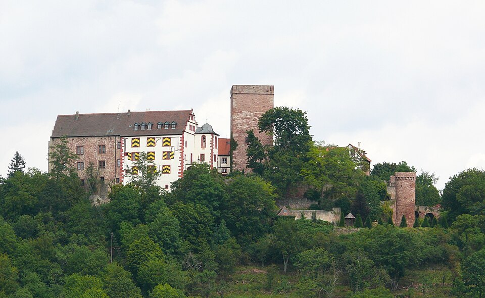 Fenster-Gurus in Werbach – Ansicht von Werbach (Foto: Bernd Haynold) Fenster-Gurus in Werbach – Ansicht von Werbach