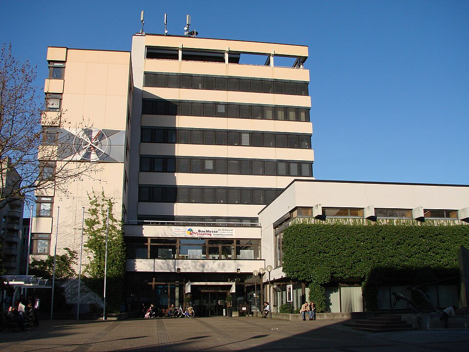 Fenster-Fachbetriebe in Wesseling: Neues Rathaus