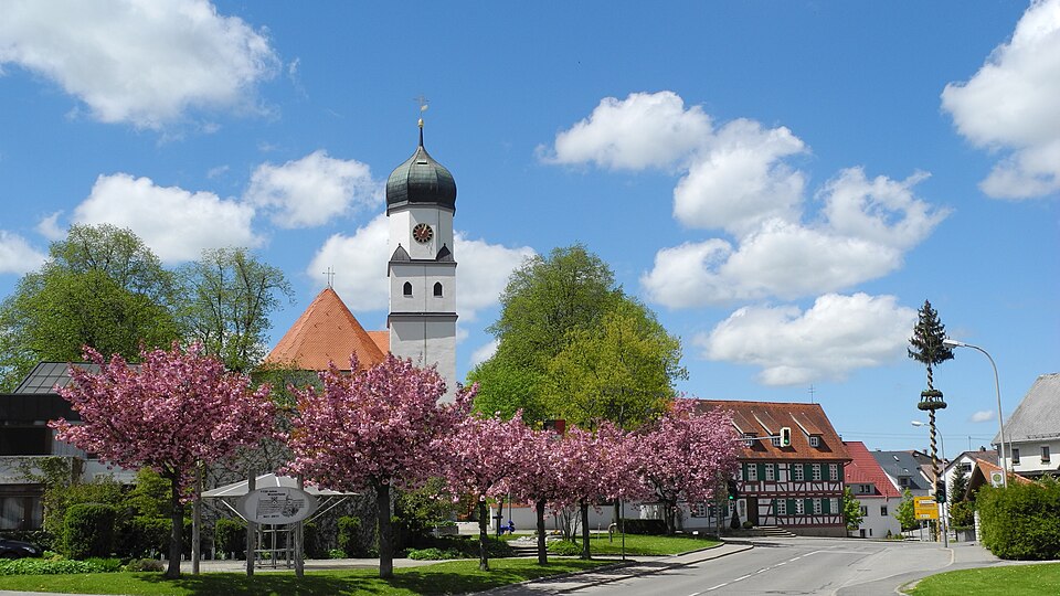 Kirche, Fachwerkhaus in Westerheim – Fenster-Gurus vermittelt Fachbetriebe in Westerheim