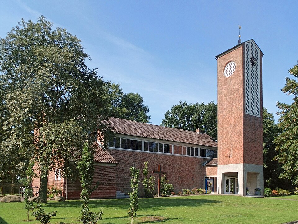 Fenster-Gurus in Weyhausen – Kirche (Foto: Kirchenfan) Kirche in Weyhausen – Fenster-Gurus vermittelt Fachbetriebe in Weyhausen