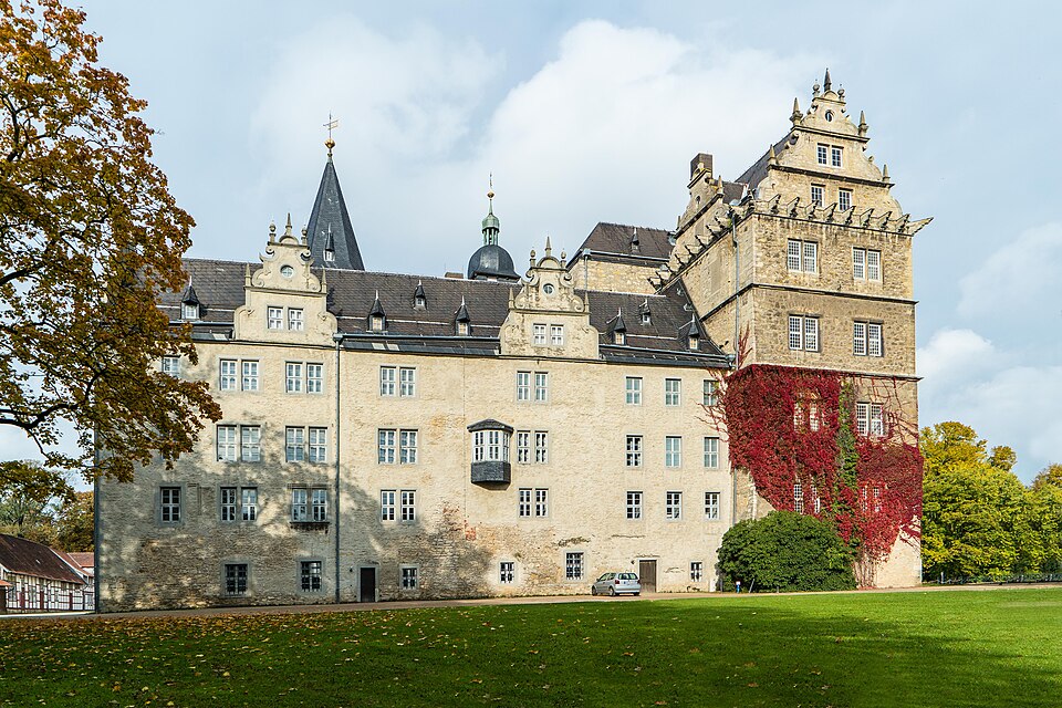 Fenster-Fachbetriebe in Wolfsburg: Schloss – Foto: Radler59 Fenster-Fachbetriebe in Wolfsburg: Schloss