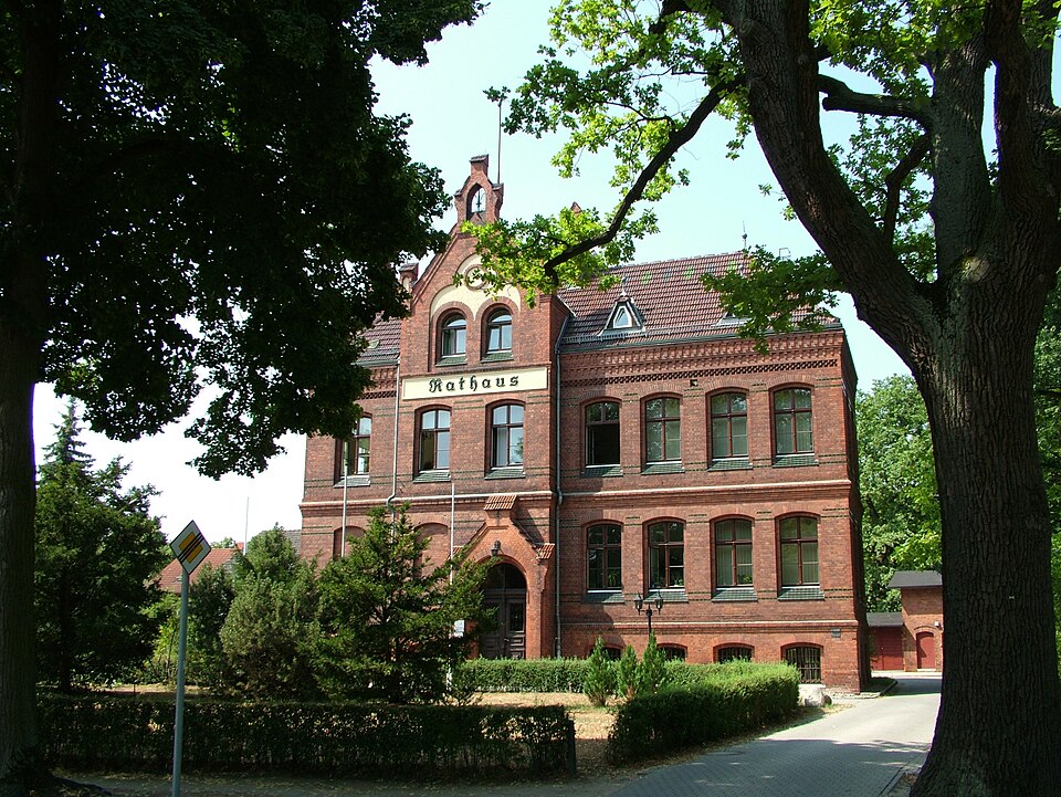 Fenster-Fachbetriebe in Zeuthen: Rathaus