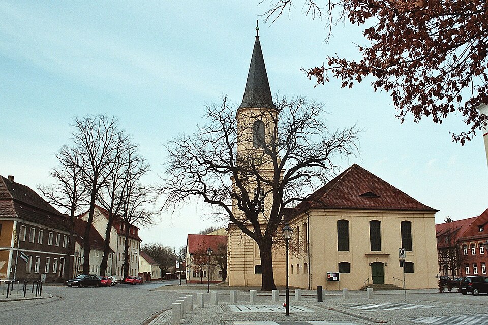 Fenster-Fachbetriebe in Zossen: Dreifaltigkeitskirche – Foto: Dguendel Fenster-Fachbetriebe in Zossen: Dreifaltigkeitskirche